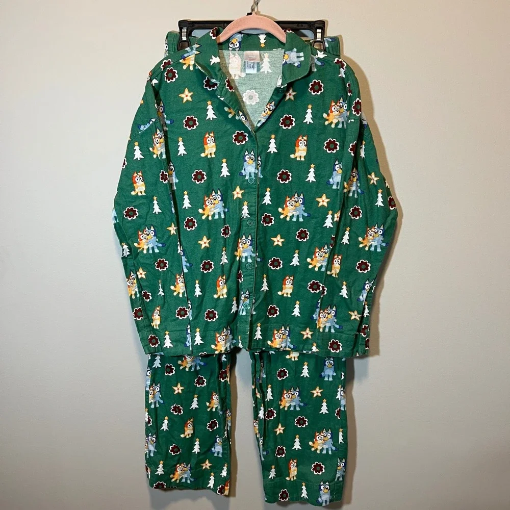Hanna Andersson Bluey Christmas Flannel Pajama Set Green Women's Small 2 Piece